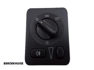 Gebruikte Licht Schakelaar Saab 9-5 Estate (YS3E) 1.9 TiD 16V Prijs € 20,00 Margeregeling aangeboden door Autobedrijf Broekhuis B.V.