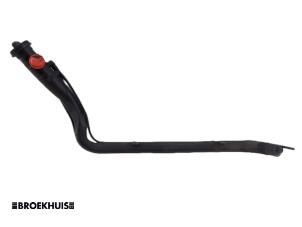 Gebruikte Vulpijp Brandstoftank Saab 9-5 Estate (YS3E) 1.9 TiD 16V Prijs € 40,00 Margeregeling aangeboden door Autobedrijf Broekhuis B.V.