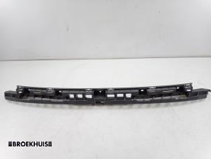 Gebruikte Bumpersteun midden-achter Skoda Kodiaq 2.0 TDI 150 16V Prijs € 25,00 Margeregeling aangeboden door Autobedrijf Broekhuis B.V.