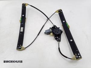 Gebruikte Raammechaniek 4Deurs links-voor Skoda Octavia Combi (5EAC) 1.5 TSI Evo 16V Prijs € 50,00 Margeregeling aangeboden door Autobedrijf Broekhuis B.V.