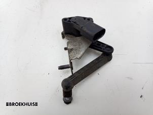 Gebruikte Xenon hoogteregelaar Tesla Model 3 Long Range AWD 75 kWh Prijs € 35,00 Margeregeling aangeboden door Autobedrijf Broekhuis B.V.