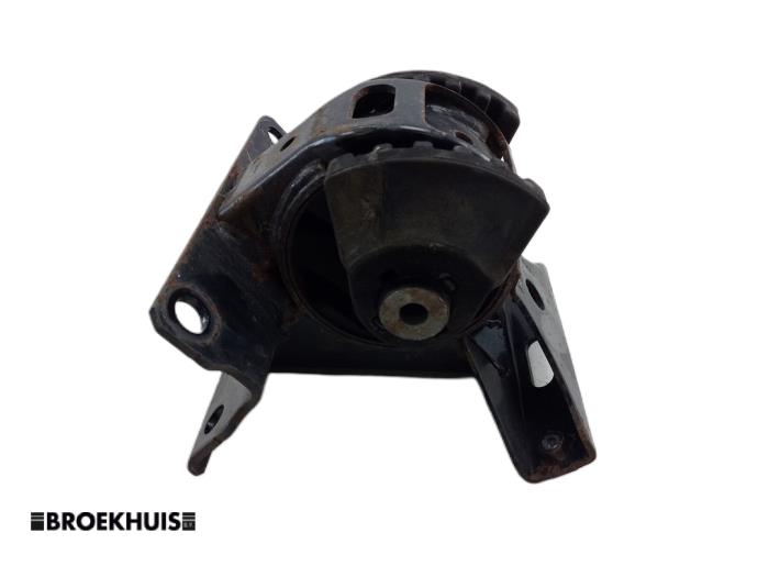 Gebruikte Versnellingsbak Steun Suzuki Celerio (LF) 1.0 12V Prijs € 25,00 Margeregeling aangeboden door Autobedrijf Broekhuis B.V.