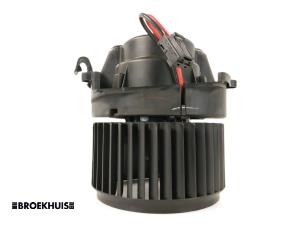 Gebruikte Kachel Ventilatiemotor Mini Mini (F56) 1.5 12V Cooper Prijs € 40,00 Margeregeling aangeboden door Autobedrijf Broekhuis B.V.