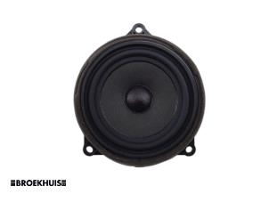 Gebruikte Speaker Mini Mini (F56) 1.5 12V Cooper Prijs € 25,00 Margeregeling aangeboden door Autobedrijf Broekhuis B.V.