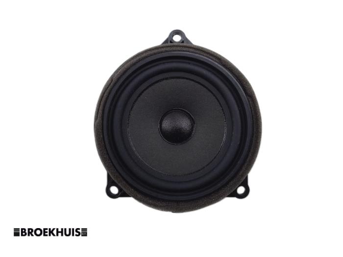 Gebruikte Luidspreker Mini Mini (F56) 1.5 12V Cooper Prijs € 25,00 Margeregeling aangeboden door Autobedrijf Broekhuis B.V.