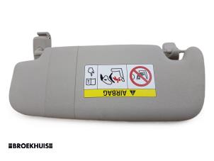 Gebruikte Zonneklep Mini Mini (F56) 1.5 12V Cooper Prijs € 25,00 Margeregeling aangeboden door Autobedrijf Broekhuis B.V.