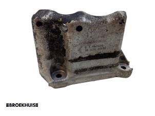 Gebruikte Motorsteun Mini Mini (F56) 1.5 12V Cooper Prijs € 20,00 Margeregeling aangeboden door Autobedrijf Broekhuis B.V.