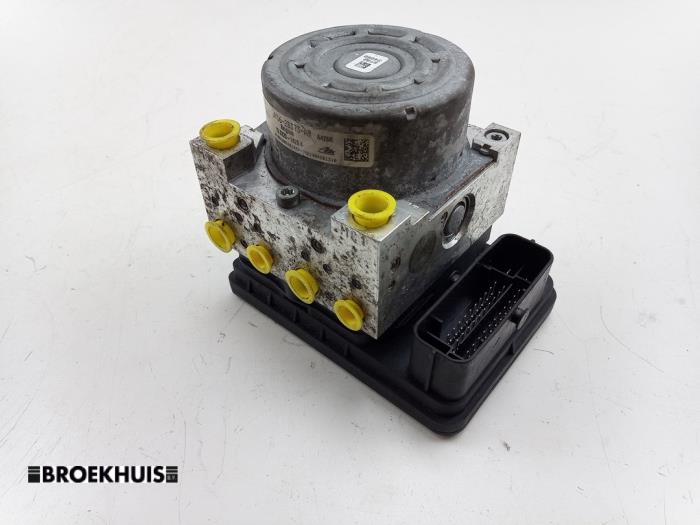 Gebruikte ABS Pomp Ford Transit Courier 1.5 TDCi 75 Prijs € 242,00 Inclusief btw aangeboden door Autobedrijf Broekhuis B.V.