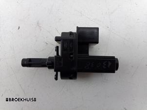 Gebruikte Koppeling schakelaar Ford Transit Courier 1.5 TDCi 75 Prijs € 9,99 Inclusief btw aangeboden door Autobedrijf Broekhuis B.V.