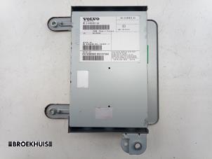 Gebruikte Radio versterker Volvo V40 (MV) 2.0 D2 16V Prijs € 40,00 Margeregeling aangeboden door Autobedrijf Broekhuis B.V.