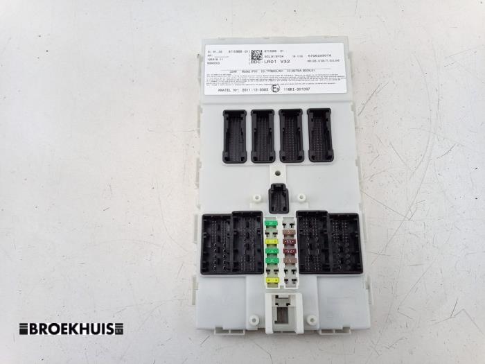 Gebruikte Comfort Module BMW i3 (I01) i3s Prijs € 150,00 Margeregeling aangeboden door Autobedrijf Broekhuis B.V.