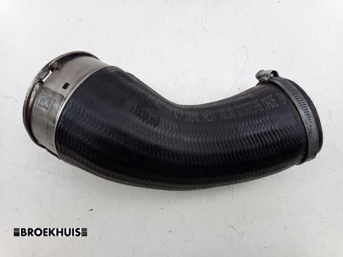 Gebruikte Intercooler Slang Volvo V40 (MV) 2.0 D2 16V Prijs € 25,00 Margeregeling aangeboden door Autobedrijf Broekhuis B.V.