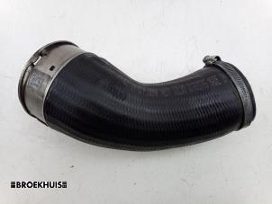 Gebruikte Intercooler Slang Volvo V40 (MV) 2.0 D2 16V Prijs € 25,00 Margeregeling aangeboden door Autobedrijf Broekhuis B.V.