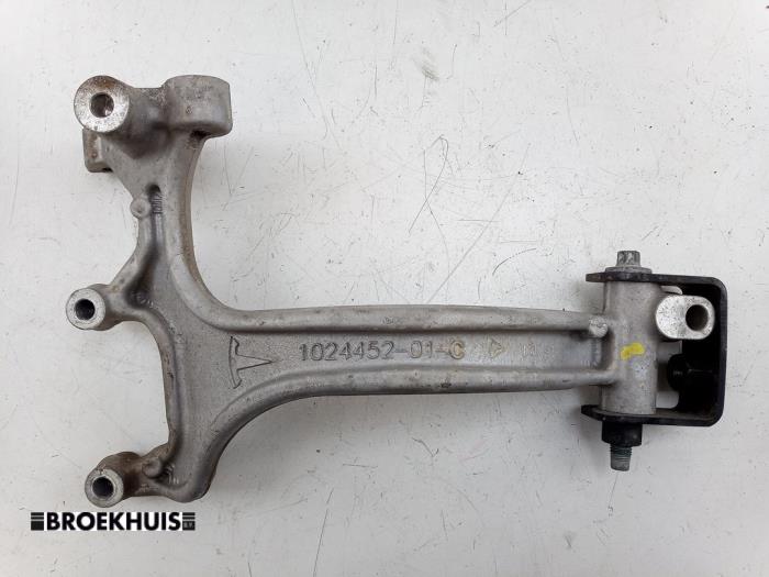 Gebruikte Motorsteun Mercedes B (W246/W242) B-250 e Prijs € 35,00 Margeregeling aangeboden door Autobedrijf Broekhuis B.V.