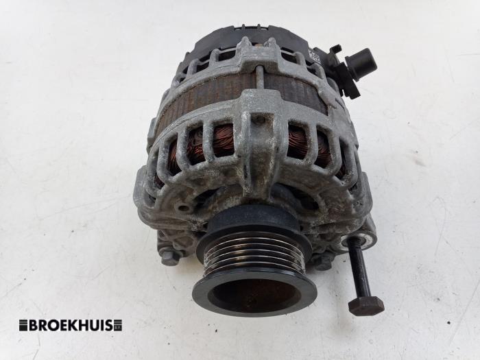 Dynamo van een Volvo V40 (MV) 2.0 D2 16V 2015