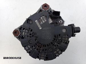 Dynamo van een Volvo V40 (MV) 2.0 D2 16V 2015