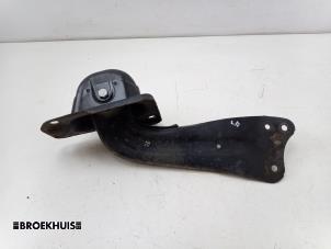 Gebruikte Draagarm links-achter Volkswagen Jetta IV (162/16A) 1.4 TSI Hybrid 16V Prijs € 20,00 Margeregeling aangeboden door Autobedrijf Broekhuis B.V.