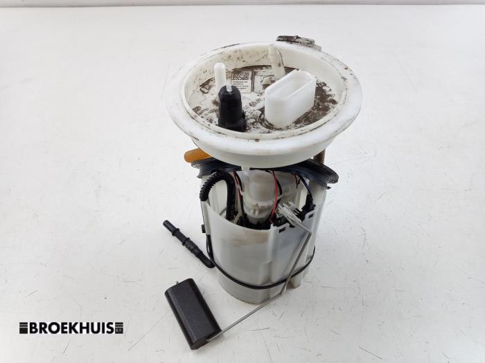 Gebruikte Tank element Pomp Volkswagen Jetta IV (162/16A) 1.4 TSI Hybrid 16V Prijs € 75,00 Margeregeling aangeboden door Autobedrijf Broekhuis B.V.