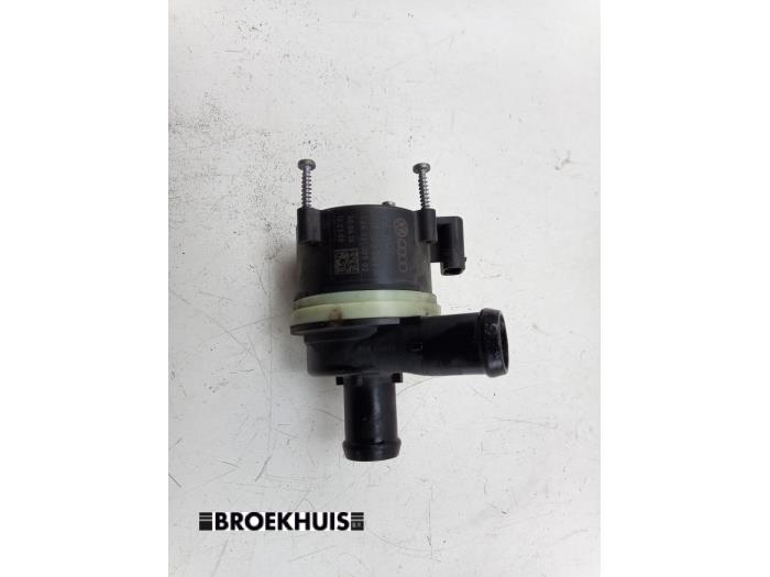 Gebruikte Waterpomp Volkswagen Jetta IV (162/16A) 1.4 TSI Hybrid 16V Prijs € 35,00 Margeregeling aangeboden door Autobedrijf Broekhuis B.V.