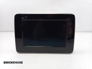 Gebruikte Display Interieur Mercedes B (W246) Electric Drive Prijs € 125,00 Margeregeling aangeboden door Autobedrijf Broekhuis B.V.