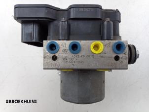 Gebruikte ABS Pomp Mercedes B (W246) Electric Drive Prijs € 50,00 Margeregeling aangeboden door Autobedrijf Broekhuis B.V.