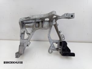 Gebruikte Steun (diversen) Mercedes C (W205) C-300de 2.0 Turbo 16V Prijs € 50,00 Margeregeling aangeboden door Autobedrijf Broekhuis B.V.