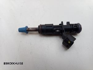 Gebruikte Injector (benzine injectie) Renault Twingo III (AH) 1.0 SCe 75 12V Prijs € 40,00 Margeregeling aangeboden door Autobedrijf Broekhuis B.V.