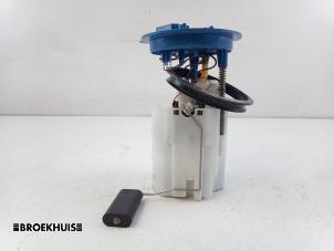 Gebruikte Tank element Pomp Skoda Fabia III Combi (NJ5) 1.0 TSI 12V Prijs € 35,00 Margeregeling aangeboden door Autobedrijf Broekhuis B.V.