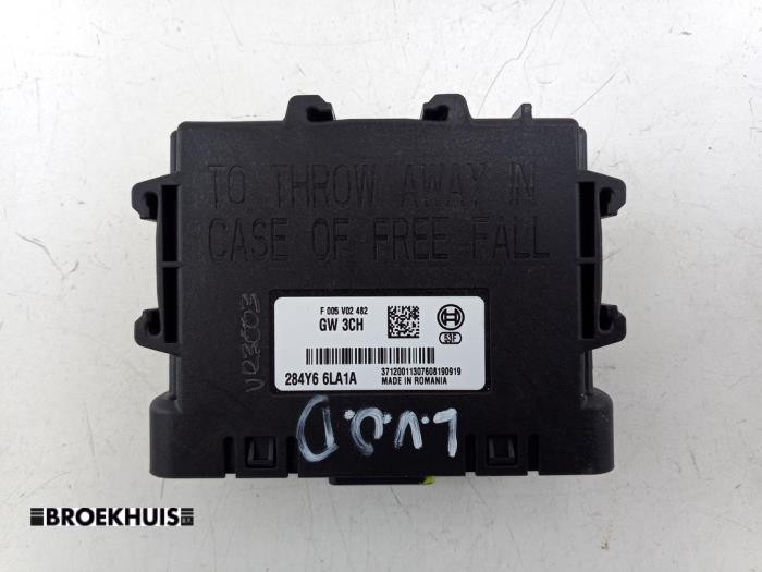 Gebruikte Gateway module Renault Twingo III (AH) 1.0 SCe 75 12V Prijs € 45,00 Margeregeling aangeboden door Autobedrijf Broekhuis B.V.