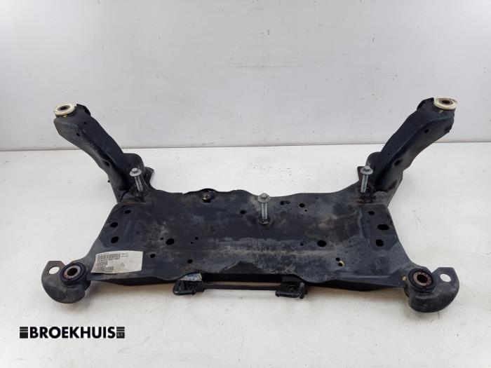 Gebruikte Subframe Volvo V40 (MV) 1.6 T3 GTDi 16V Prijs € 75,00 Margeregeling aangeboden door Autobedrijf Broekhuis B.V.