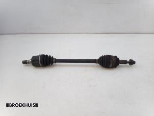 Gebruikte Aandrijfas links-voor Suzuki Swift (ZA/ZC/ZD1/2/3/9) 1.3 VVT 16V Prijs € 20,00 Margeregeling aangeboden door Autobedrijf Broekhuis B.V.