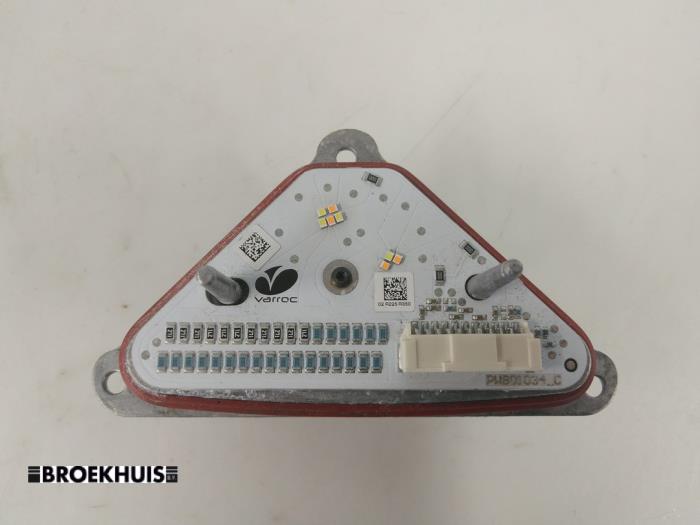 Gebruikte Module LED koplamp Renault Twingo III (AH) 1.0 SCe 75 12V Prijs € 60,00 Margeregeling aangeboden door Autobedrijf Broekhuis B.V.