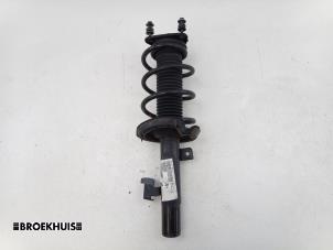 Gebruikte Mac Phersonpoot links-voor Volvo V40 (MV) 1.6 T3 GTDi 16V Prijs € 50,00 Margeregeling aangeboden door Autobedrijf Broekhuis B.V.
