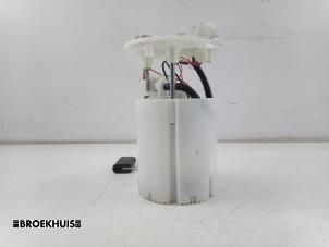 Gebruikte Tank element Pomp Renault Twingo III (AH) 1.0 SCe 75 12V Prijs € 20,00 Margeregeling aangeboden door Autobedrijf Broekhuis B.V.