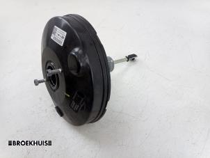 Gebruikte Rembooster Renault Twingo III (AH) 1.0 SCe 75 12V Prijs € 35,00 Margeregeling aangeboden door Autobedrijf Broekhuis B.V.