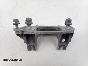 Gebruikte Motorrubber Renault Twingo III (AH) 1.0 SCe 75 12V Prijs € 25,00 Margeregeling aangeboden door Autobedrijf Broekhuis B.V.