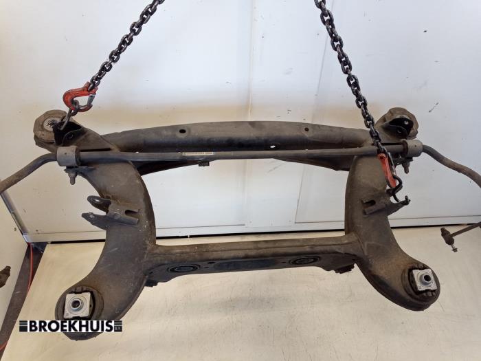 Gebruikte Subframe Mercedes C (W205) C-300de 2.0 Turbo 16V Prijs € 250,00 Margeregeling aangeboden door Autobedrijf Broekhuis B.V.