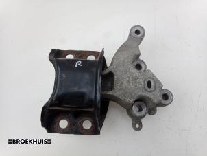 Gebruikte Motorsteun Renault Twingo II (CN) 1.2 16V GT TCE eco2 Prijs € 25,00 Margeregeling aangeboden door Autobedrijf Broekhuis B.V.