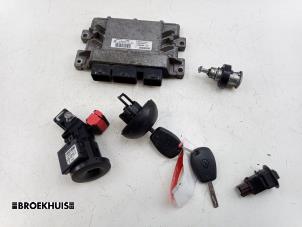 Gebruikte Inspuitcomputer Renault Twingo II (CN) 1.2 16V GT TCE eco2 Prijs € 85,00 Margeregeling aangeboden door Autobedrijf Broekhuis B.V.