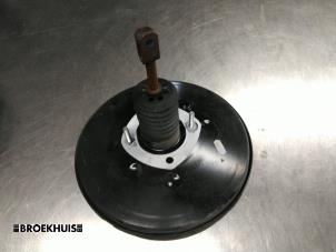 Gebruikte Rembekrachtiger Opel Vivaro 2.0 CDTI 16V Prijs € 48,40 Inclusief btw aangeboden door Autobedrijf Broekhuis B.V.