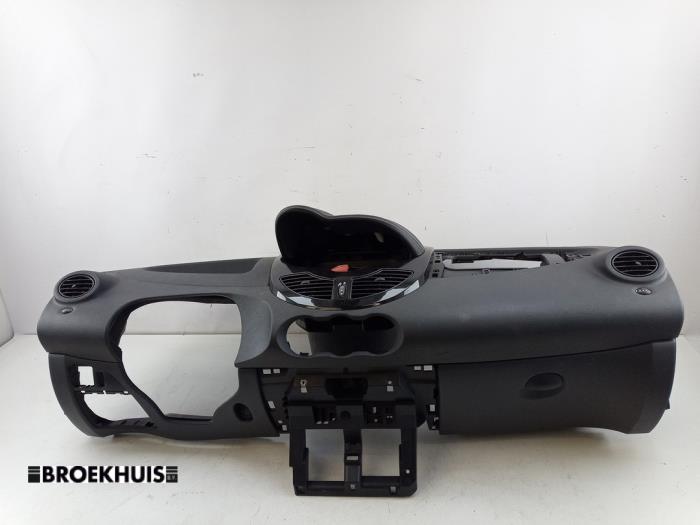 Dashboard van een Renault Twingo II (CN) 1.2 16V GT TCE eco2 2011