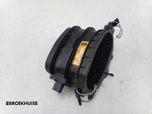 Gebruikte Luchtmassameter Mercedes C (W205) C-300de 2.0 Turbo 16V Prijs € 150,00 Margeregeling aangeboden door Autobedrijf Broekhuis B.V.