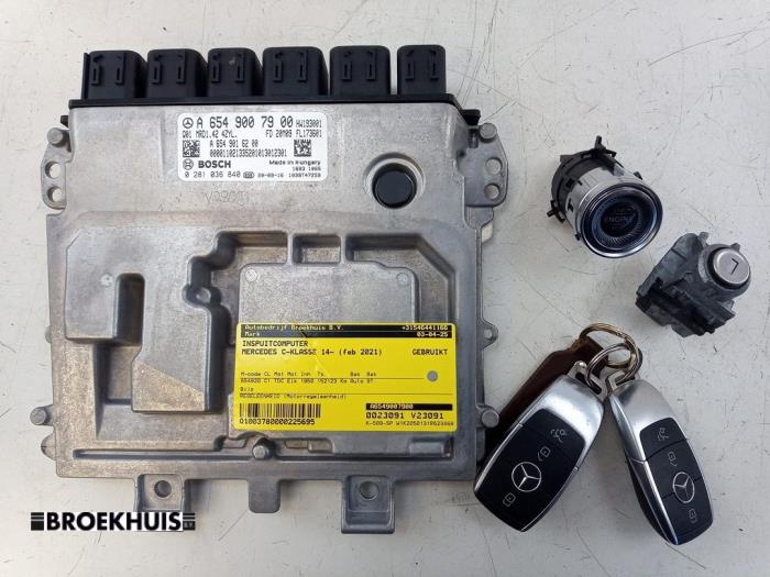 Gebruikte Inspuitcomputer Mercedes C (W205) C-300de 2.0 Turbo 16V Prijs € 350,00 Margeregeling aangeboden door Autobedrijf Broekhuis B.V.