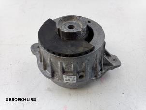 Gebruikte Motorrubber Mercedes C (W205) C-300de 2.0 Turbo 16V Prijs € 50,00 Margeregeling aangeboden door Autobedrijf Broekhuis B.V.