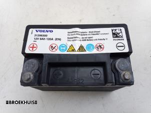 Gebruikte Accu Volvo V40 (MV) 1.6 T3 GTDi 16V Prijs € 35,00 Margeregeling aangeboden door Autobedrijf Broekhuis B.V.