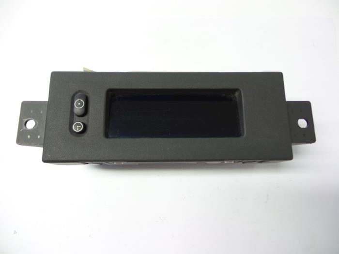 Gebruikte Display Interieur Opel Vivaro 1.9 DI Prijs € 30,25 Inclusief btw aangeboden door Autobedrijf Broekhuis B.V.