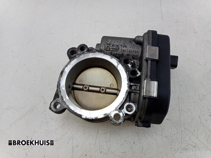 Gebruikte Gasklephuis Skoda Octavia Combi (5EAC) 1.5 TSI Evo 16V Prijs € 25,00 Margeregeling aangeboden door Autobedrijf Broekhuis B.V.