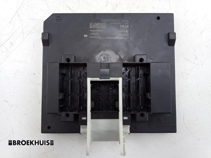 Computer Body Control van een Volkswagen Golf VII (AUA) 1.0 TSI 12V BlueMotion 2016