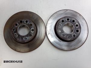 Gebruikte Remschijf voor Volkswagen Golf VII (AUA) 1.0 TSI 12V BlueMotion Prijs € 50,00 Margeregeling aangeboden door Autobedrijf Broekhuis B.V.