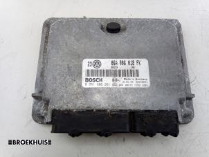 Inspuitcomputer van een Volkswagen Golf IV (1J1) 2.0 2000